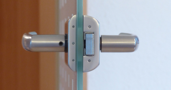 Jaké jsou normy pro objektové dveřní zámky?